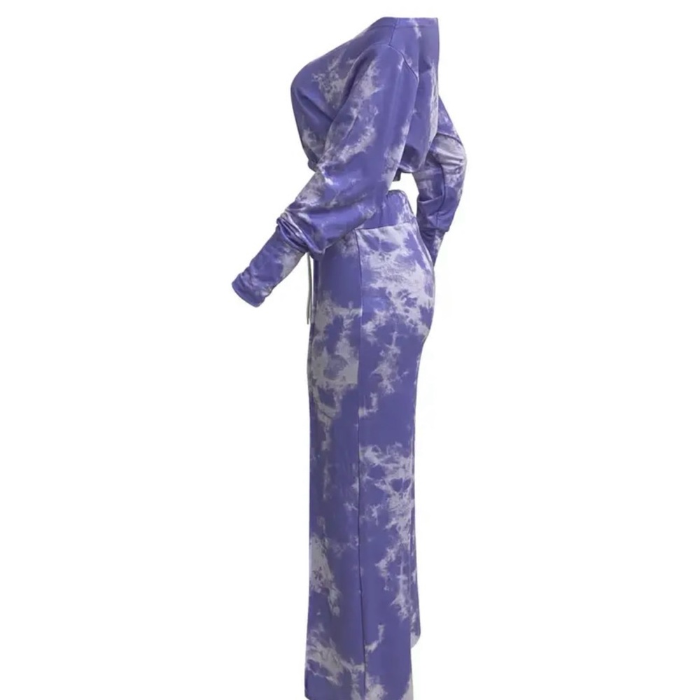 Tie Die two piece, pull string wide leg pants. - Picture 4 of 5